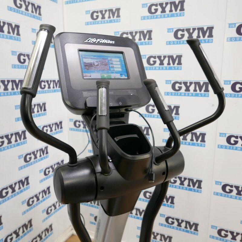 Refurbished Life Fitness 95X Elevation Series Discover SI Cross Trainer - Image 2