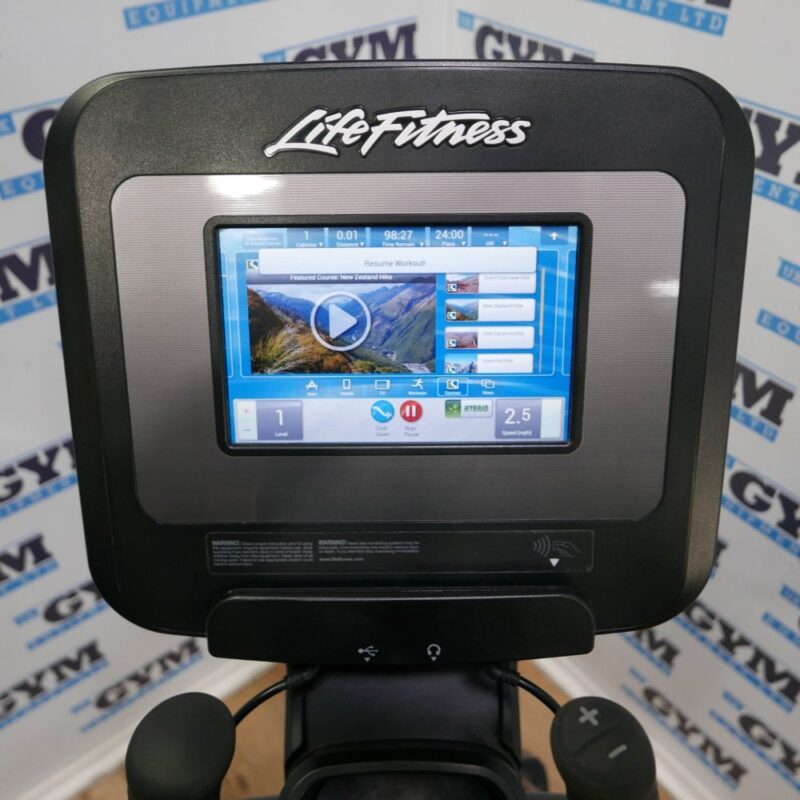 Refurbished Life Fitness 95X Elevation Series Discover SI Cross Trainer - Image 3