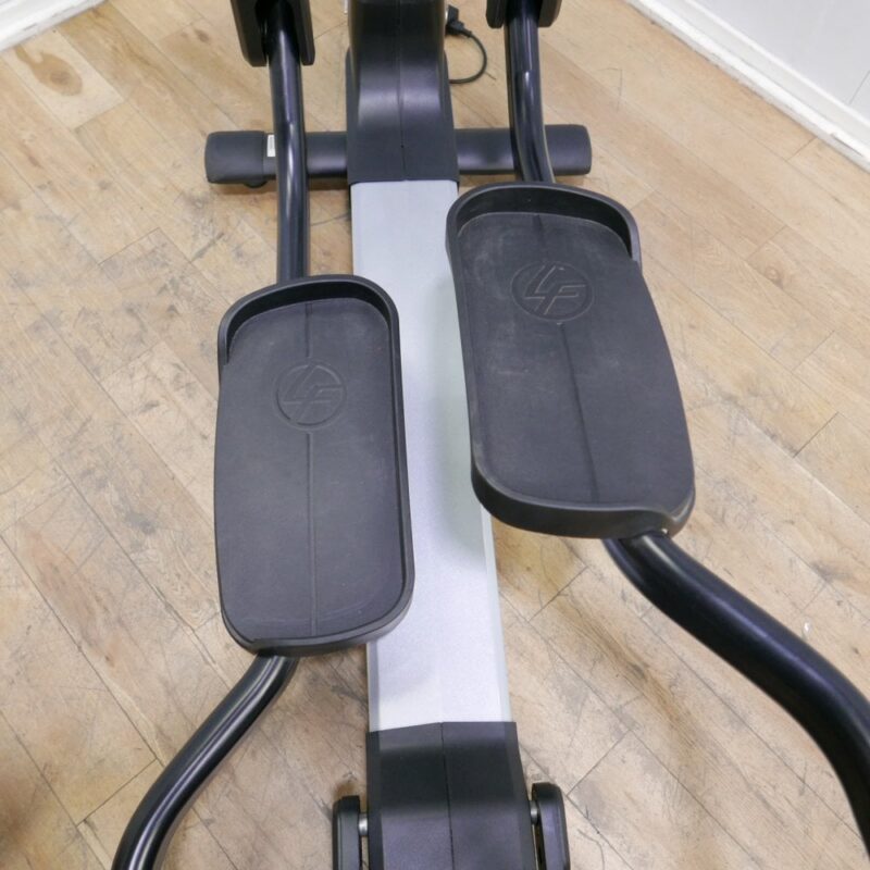 Refurbished Life Fitness 95X Elevation Series Discover SI Cross Trainer - Image 5