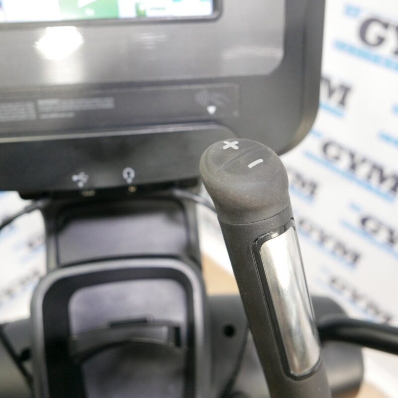 Refurbished Life Fitness 95X Elevation Series Discover SI Cross Trainer - Image 7
